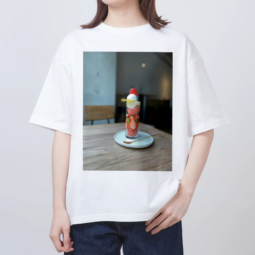 ともみジェラーtoの苺パフェ Oversized T-Shirt