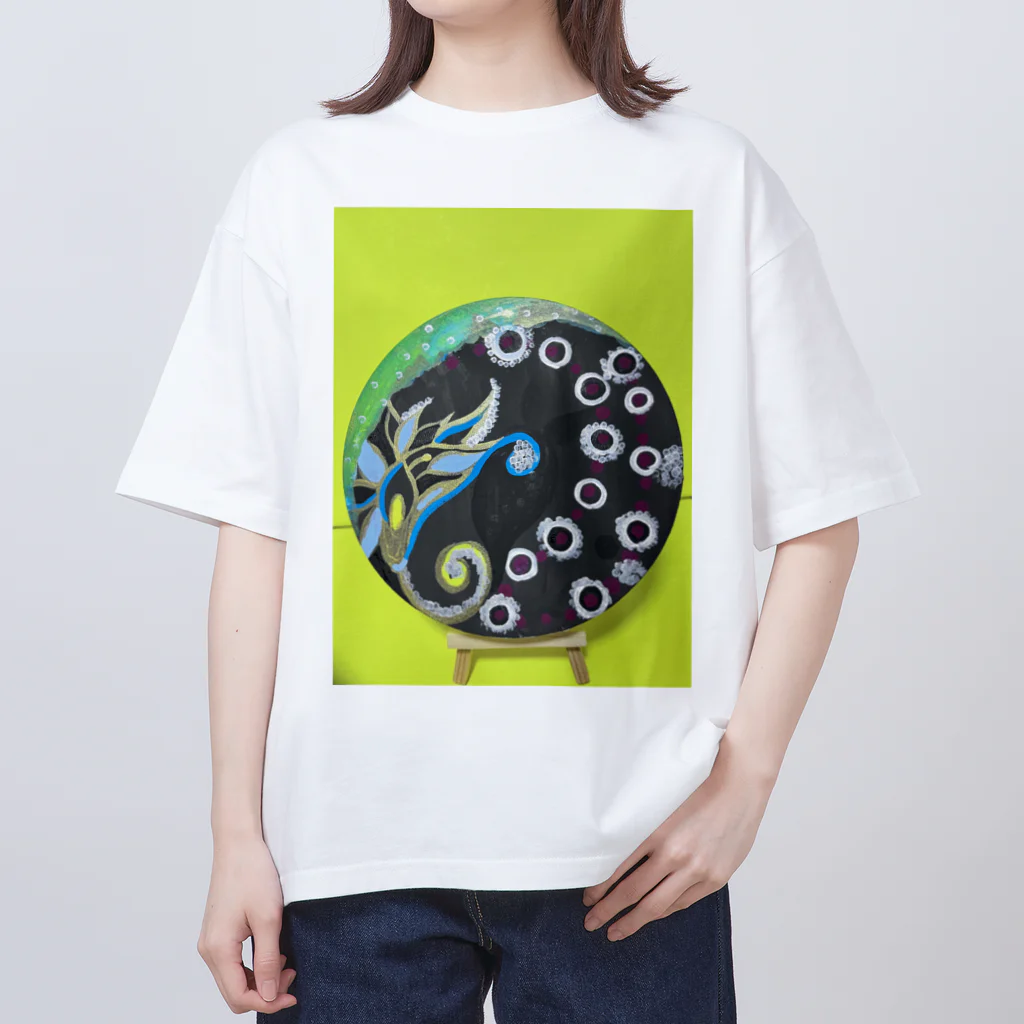 NIL のウサギの幽霊と花 Oversized T-Shirt