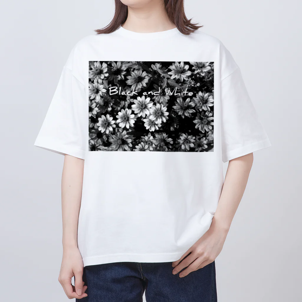 FILM CANERA FANのモノクロームの花 Oversized T-Shirt