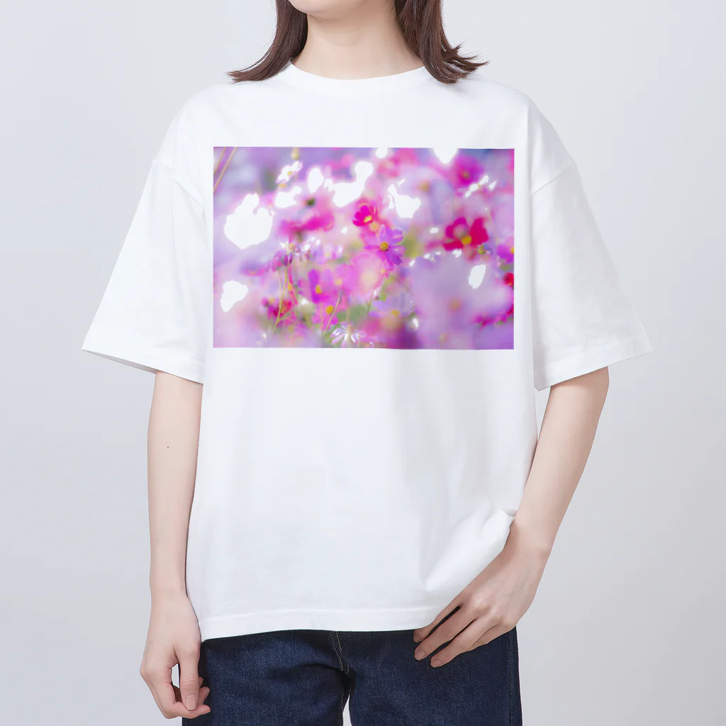 最終進化的量産型良のピンクノコスモス Oversized T-Shirt