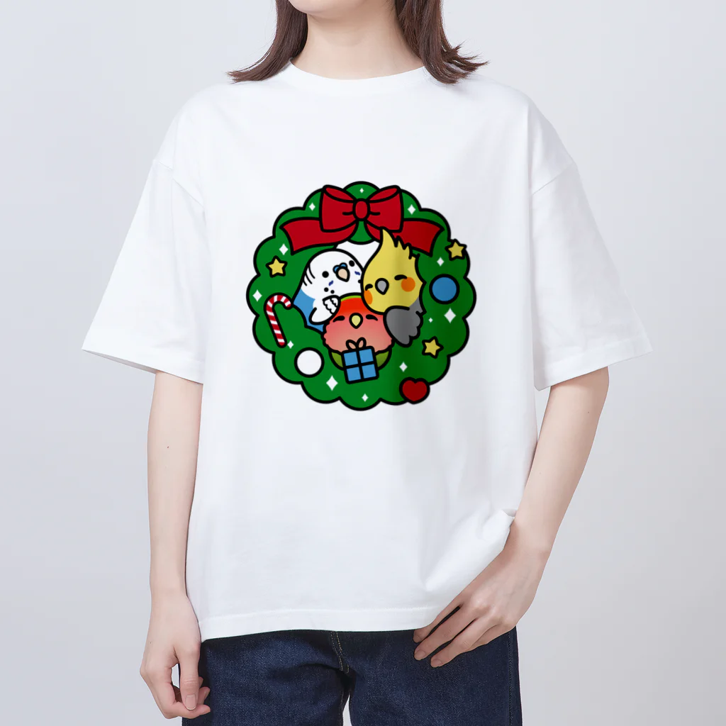 Cody the Lovebirdのクリスマスリース　セキセイインコ、オカメインコ、コザクラインコ　Chubby Bird Oversized T-Shirt