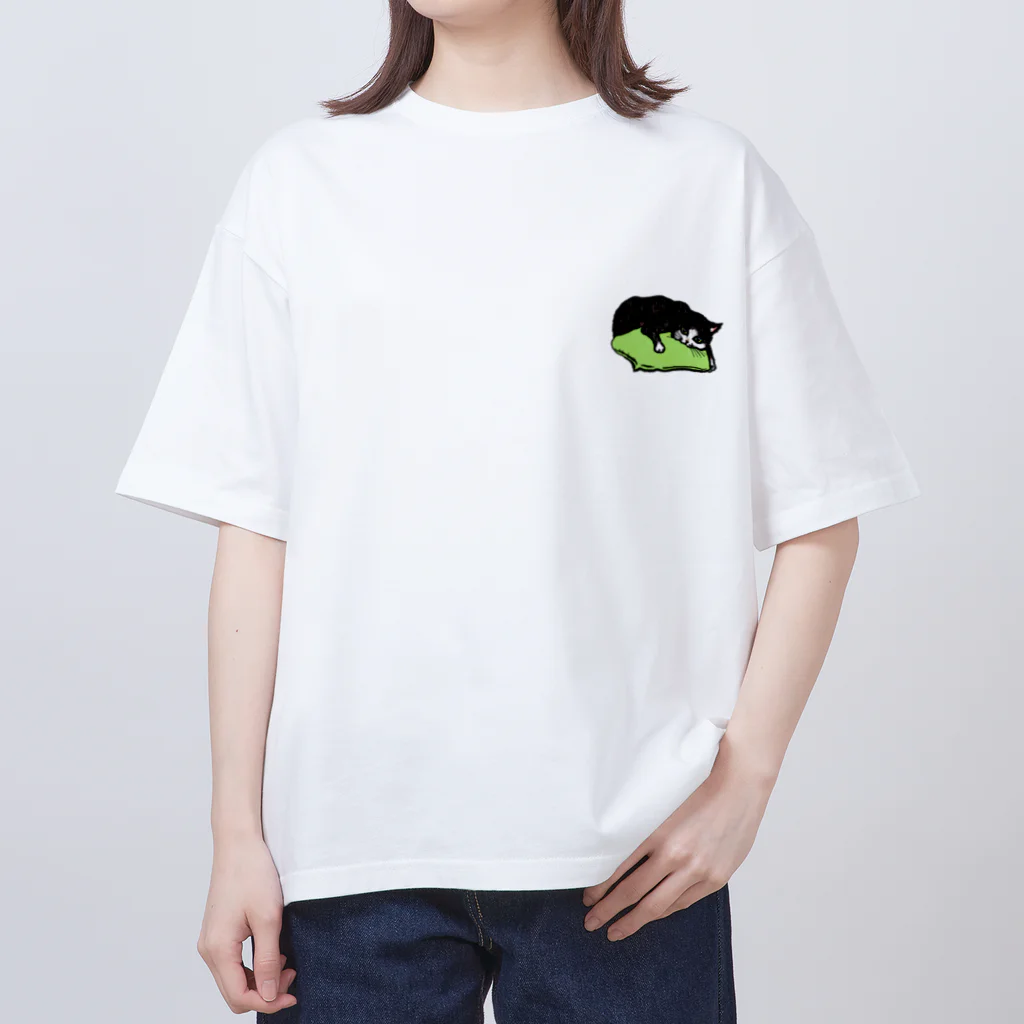 猫竹（nekotake)の俺の枕　白黒猫バージョン オーバーサイズTシャツ