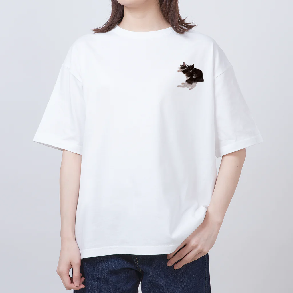 ぽんず保護猫40のえまこまねんね Oversized T-Shirt