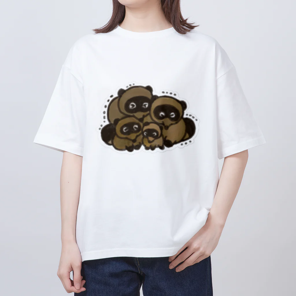 魚の目のお店のタヌキの家族 Oversized T-Shirt