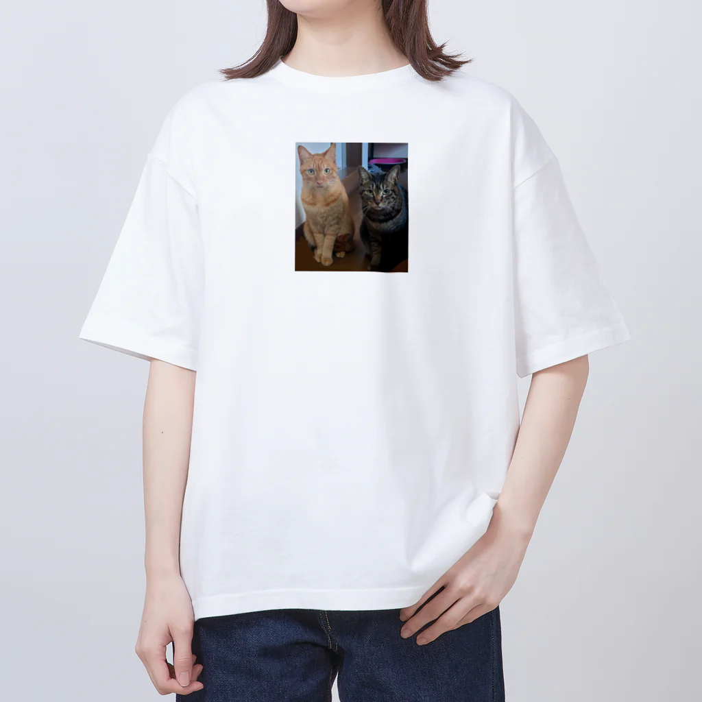 しろねこまるのちゃちゃ(茶トラ)とつぶ(キジトラ) Oversized T-Shirt