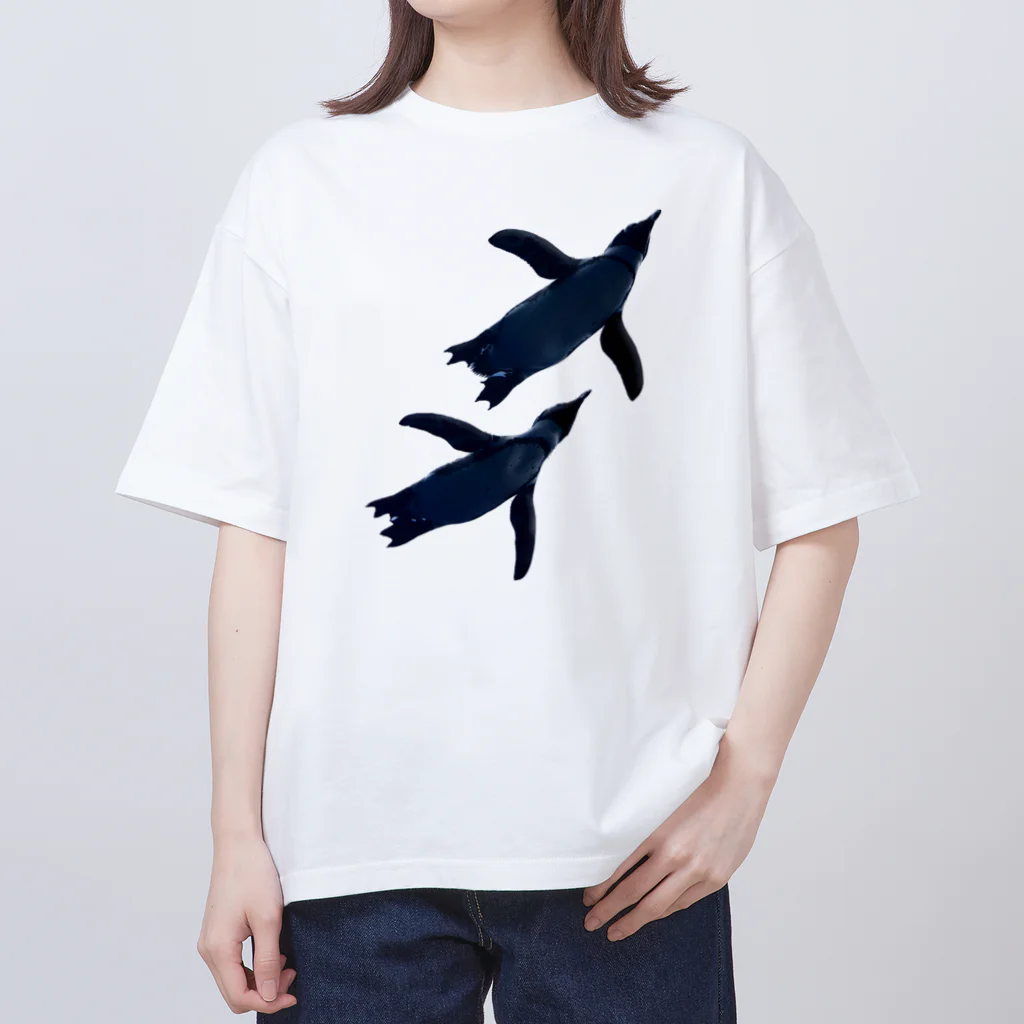 acobi'sの並んで泳ぐペンギン Oversized T-Shirt