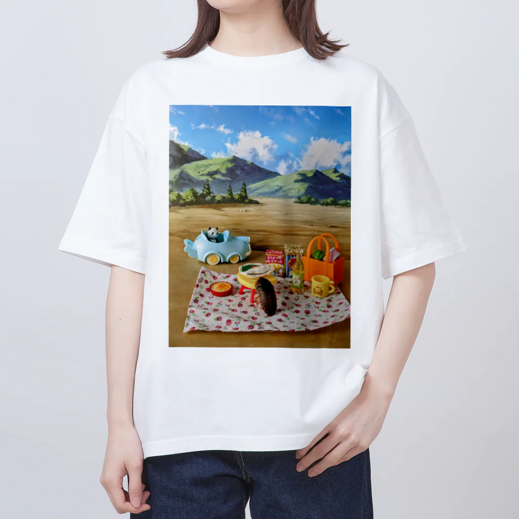 Nao/ごちぶり家のゴキバニア Oversized T-Shirt