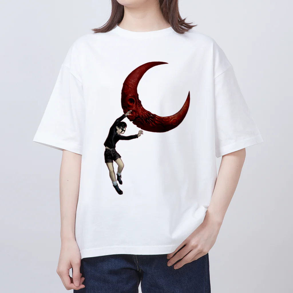 さとルーヌスの月を投げる黒い少年（赤ライン） オーバーサイズTシャツ