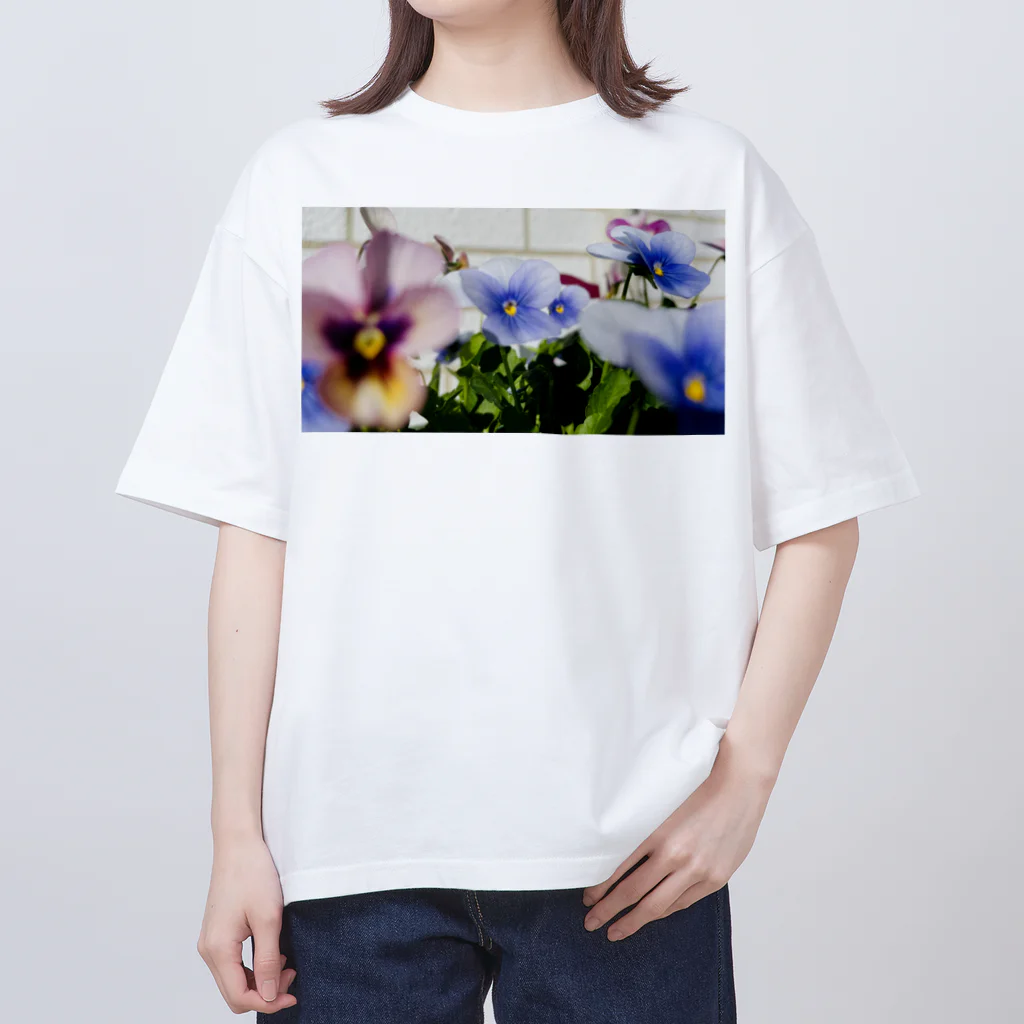 ナオンなおなおのビオラ Oversized T-Shirt