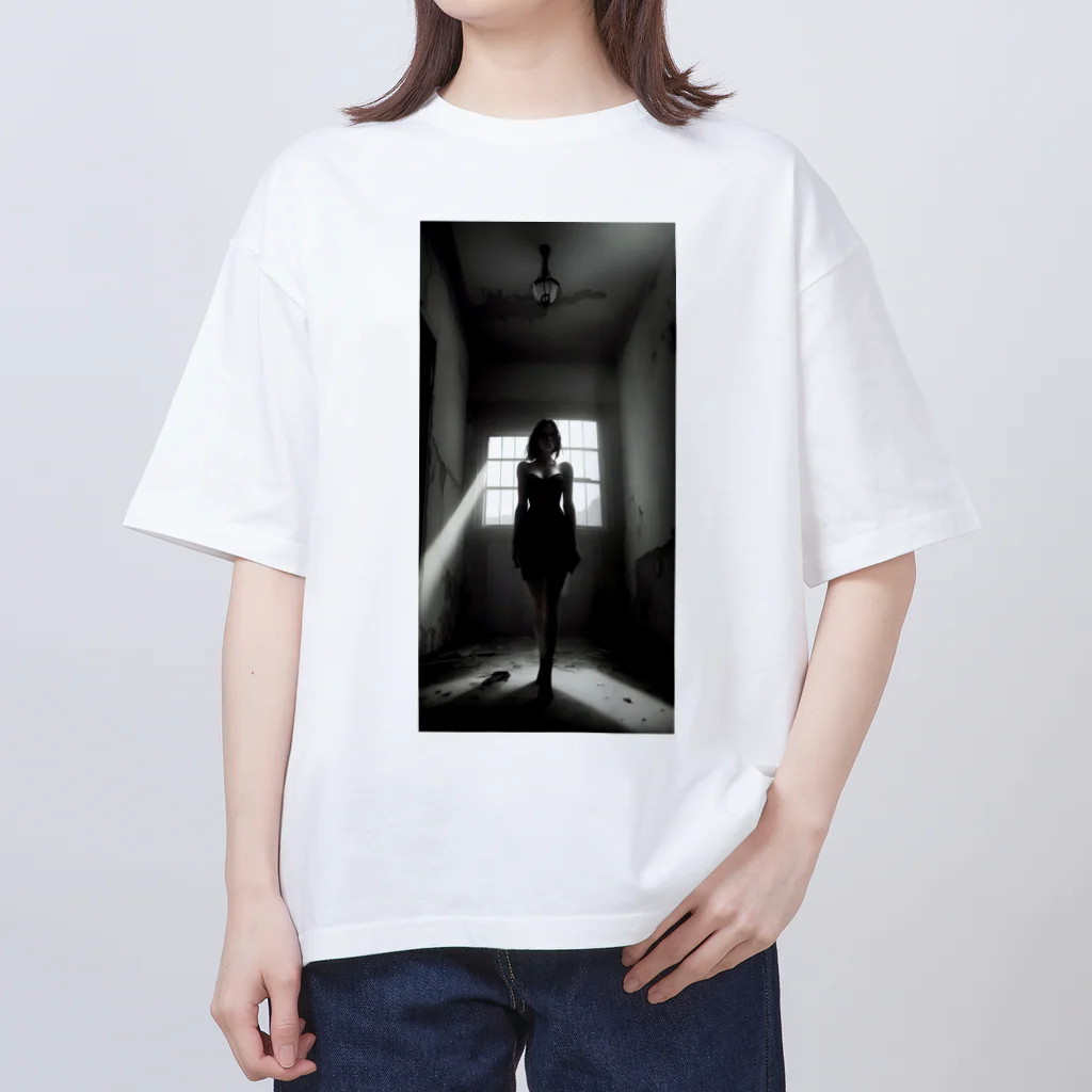 justfit150のa woman in the shadows Oversized T-Shirt