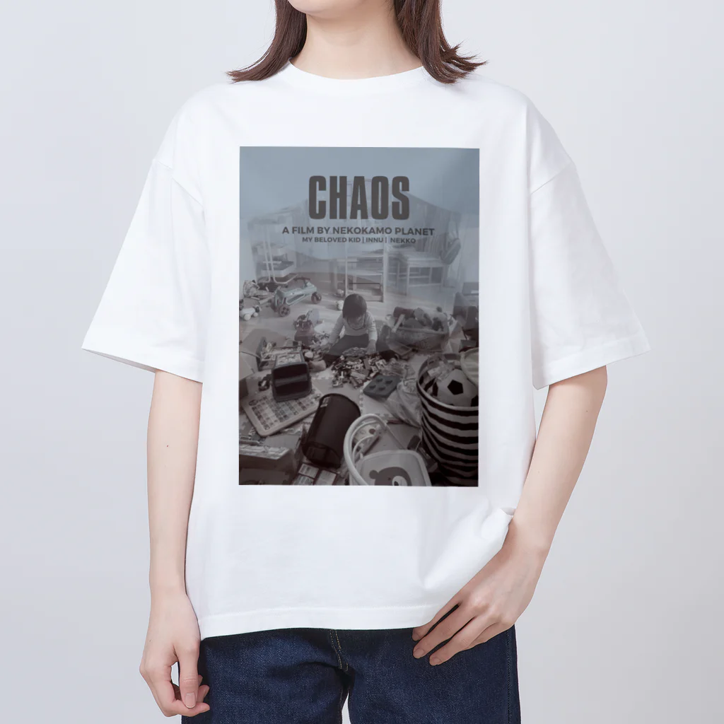 ネコカモプラネットのchaos（白） Oversized T-Shirt