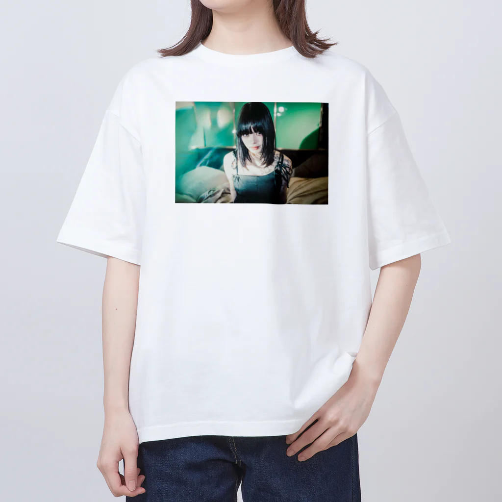 ǝpı̣ɔı̣nsの君からいちばん近い天国 Oversized T-Shirt