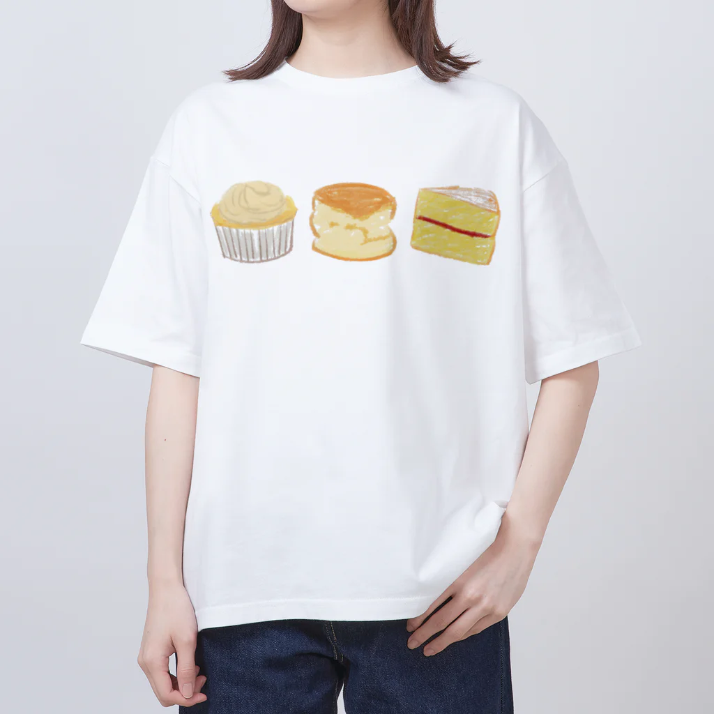 ゆきの絵です。の英国菓子② カップケーキ　スコーン　ビクトリアサンドウィッチ オーバーサイズTシャツ