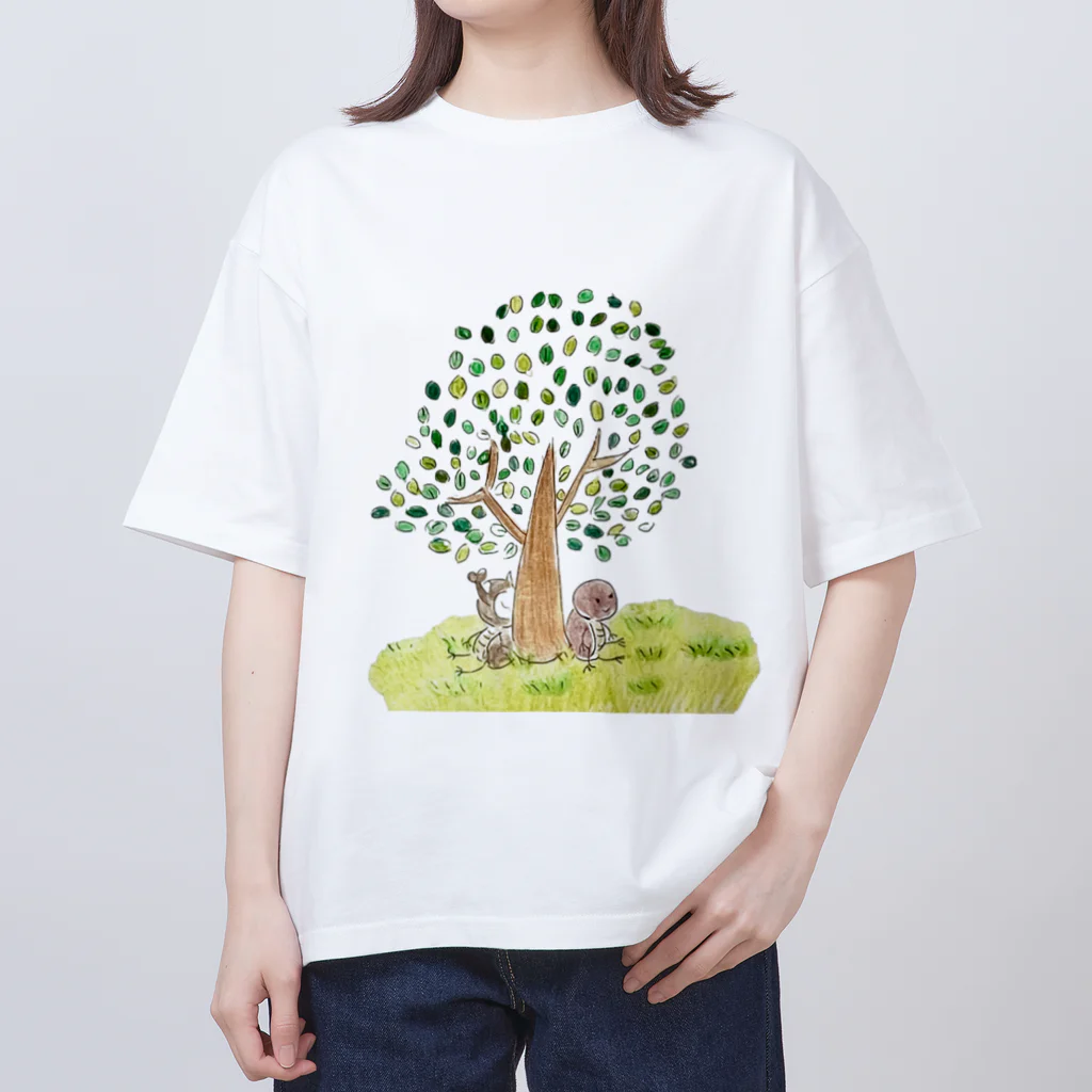 若ちゃんショップのカブ君とカブミちゃん木の下で…（背景なし） オーバーサイズTシャツ