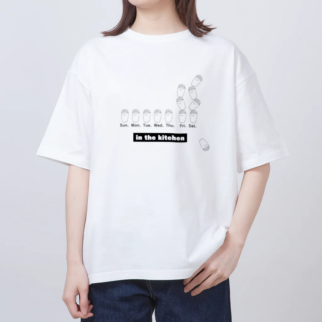 .Mのkitchen drinker Oversized T-Shirt