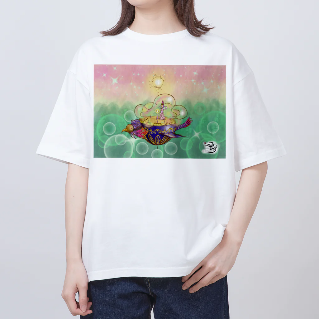 ハッピースマイルの神様の乗り物 Oversized T-Shirt