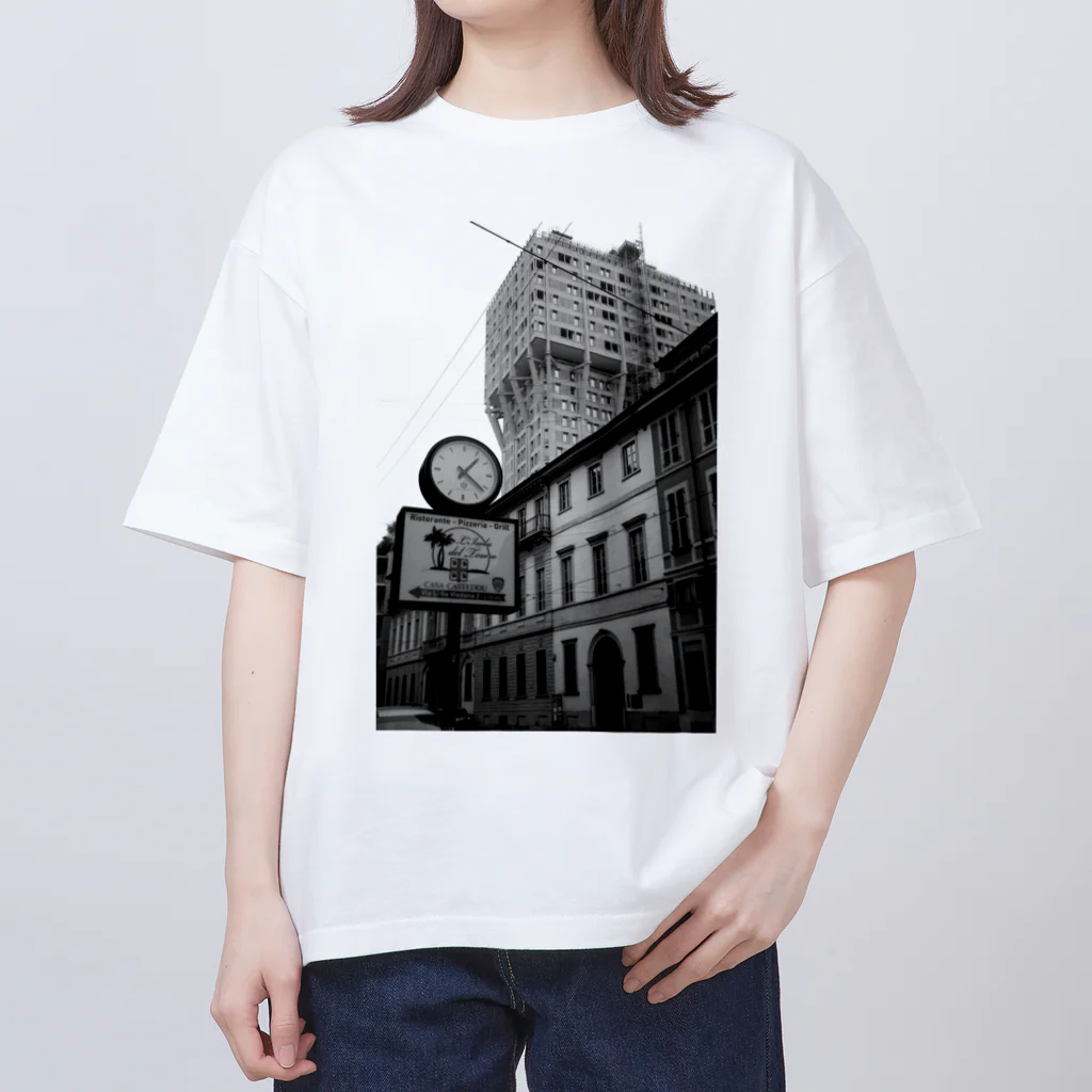 City View KのMilano Velasca Tower オーバーサイズTシャツ