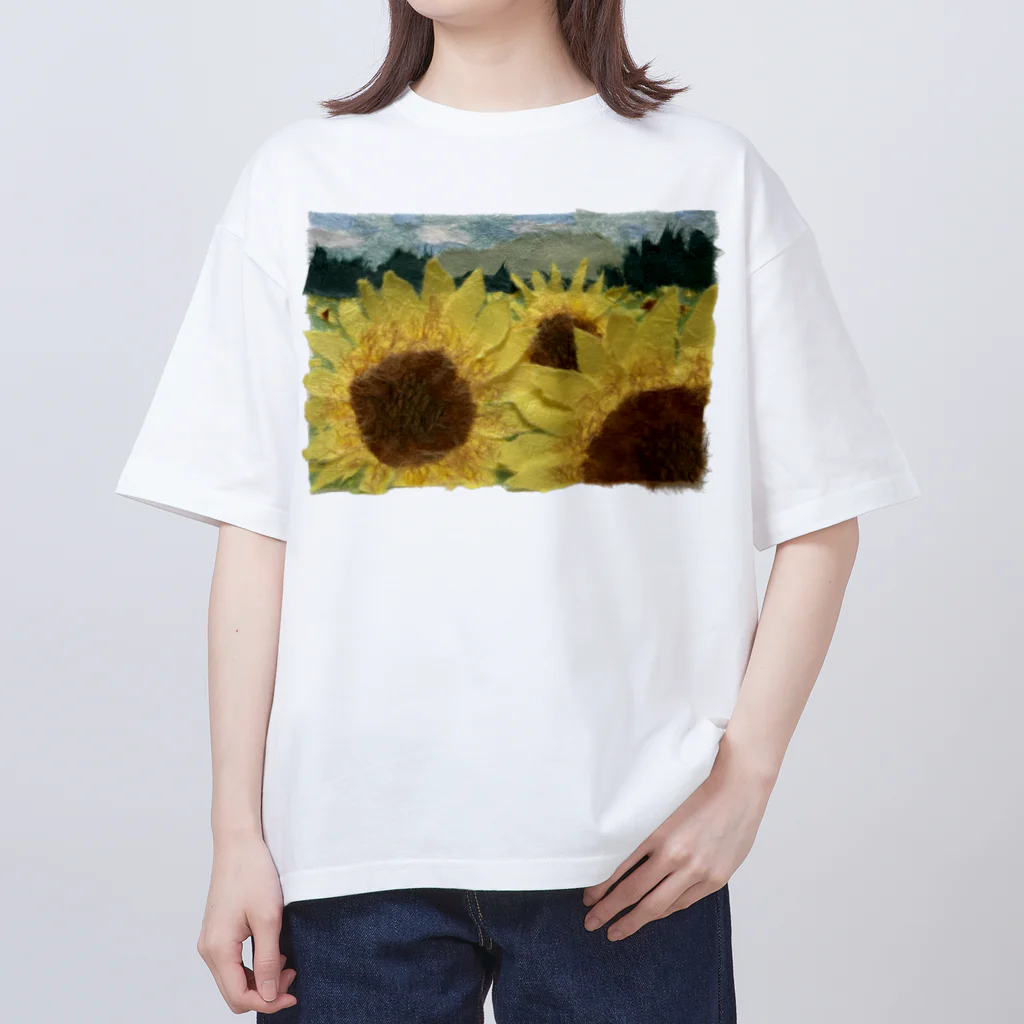 米農家の絵描きのひまわり畑 Oversized T-Shirt