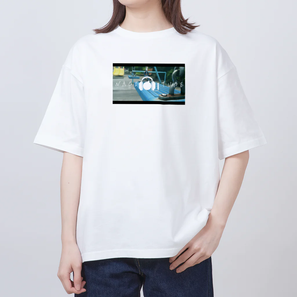 HeterogeneousのなぎつべTシャツ【公園】 オーバーサイズTシャツ