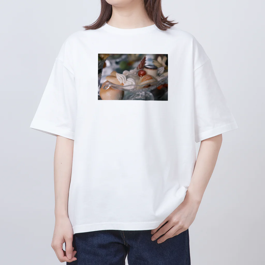 sacoccoの食品サンプル　プリンアラモード Oversized T-Shirt