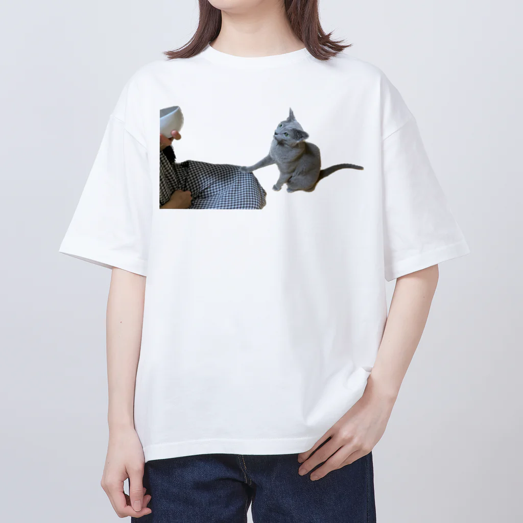 さえちゃのおねだりくしゃみ オーバーサイズTシャツ