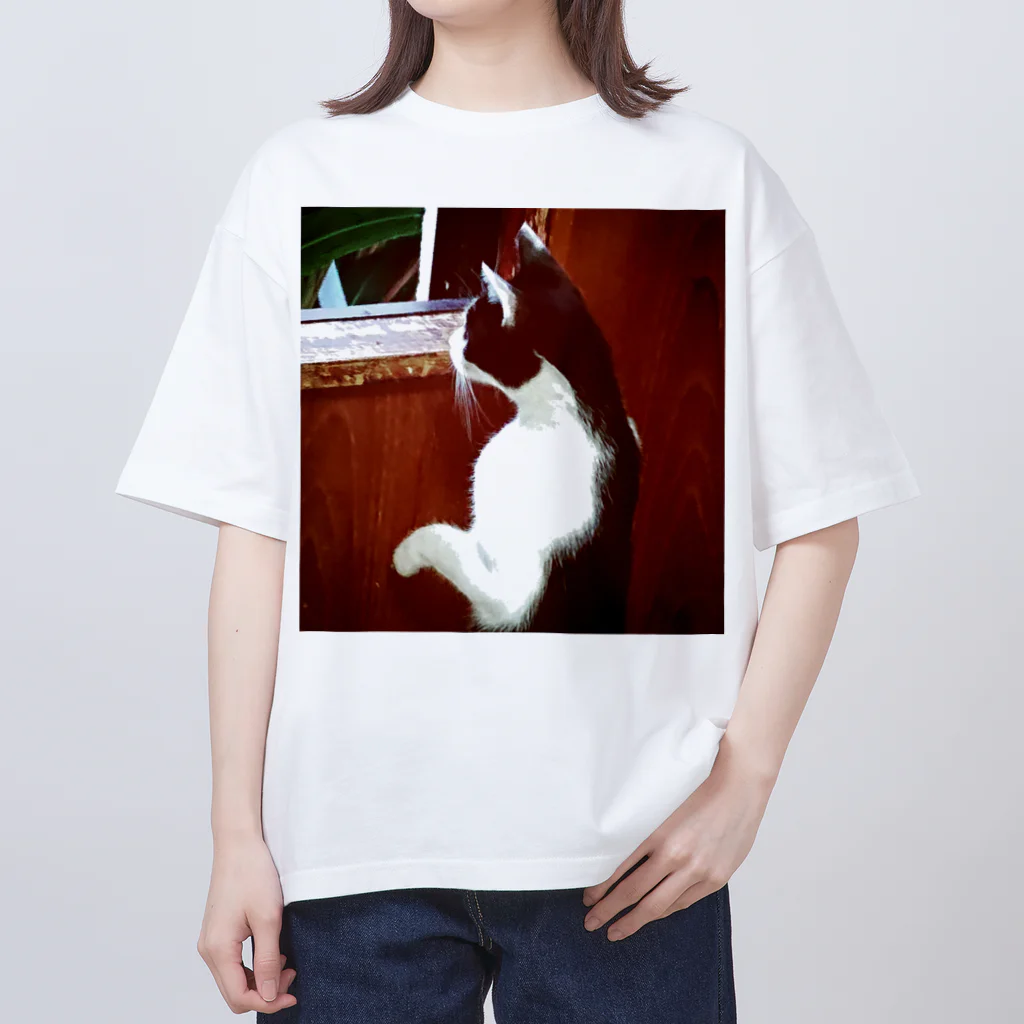 天光のねこ部屋の窓際のプリンちゃん Oversized T-Shirt