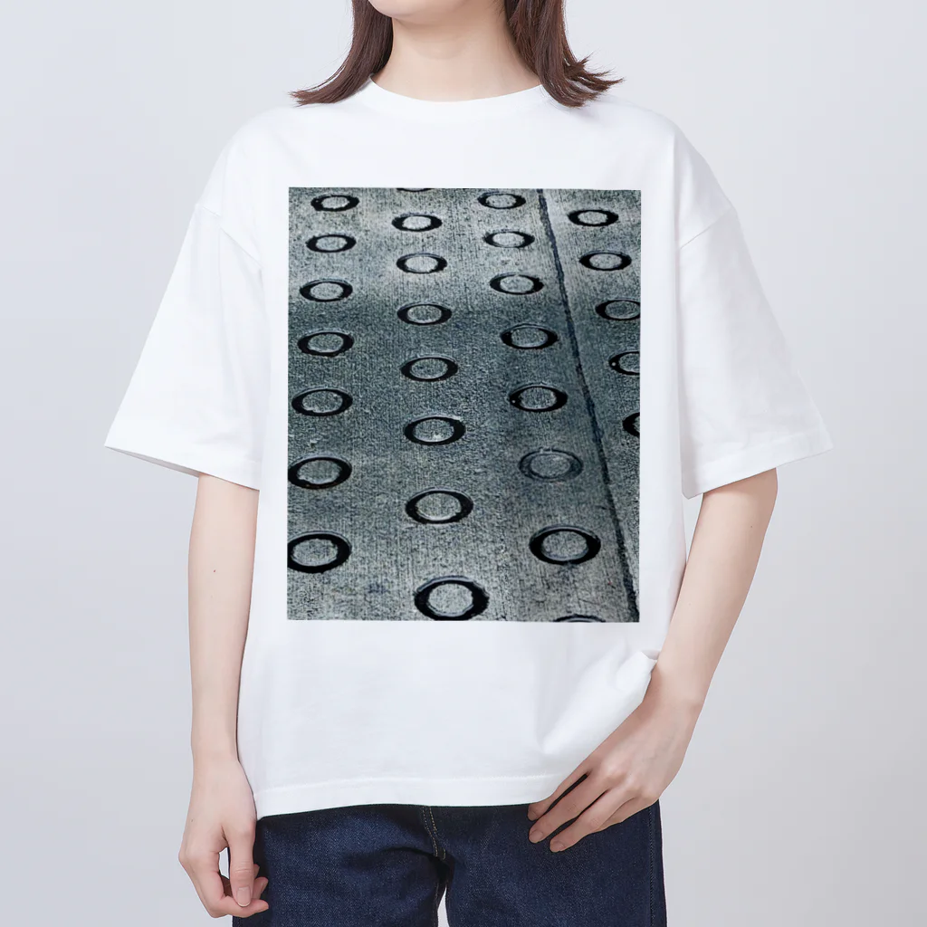 湯川結衣の個性 オーバーサイズTシャツ