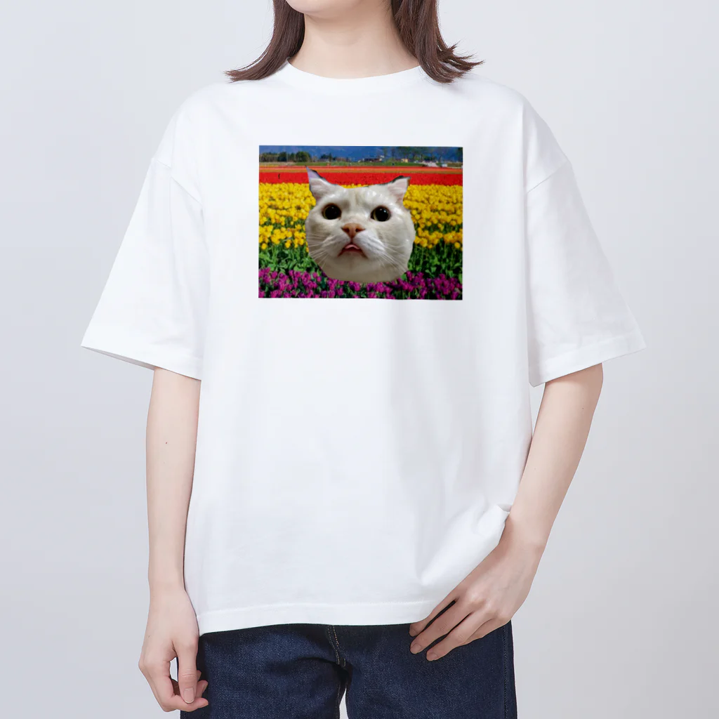 ネコとわたしとそのほかとのカラフルな舌だしネコ オーバーサイズTシャツ