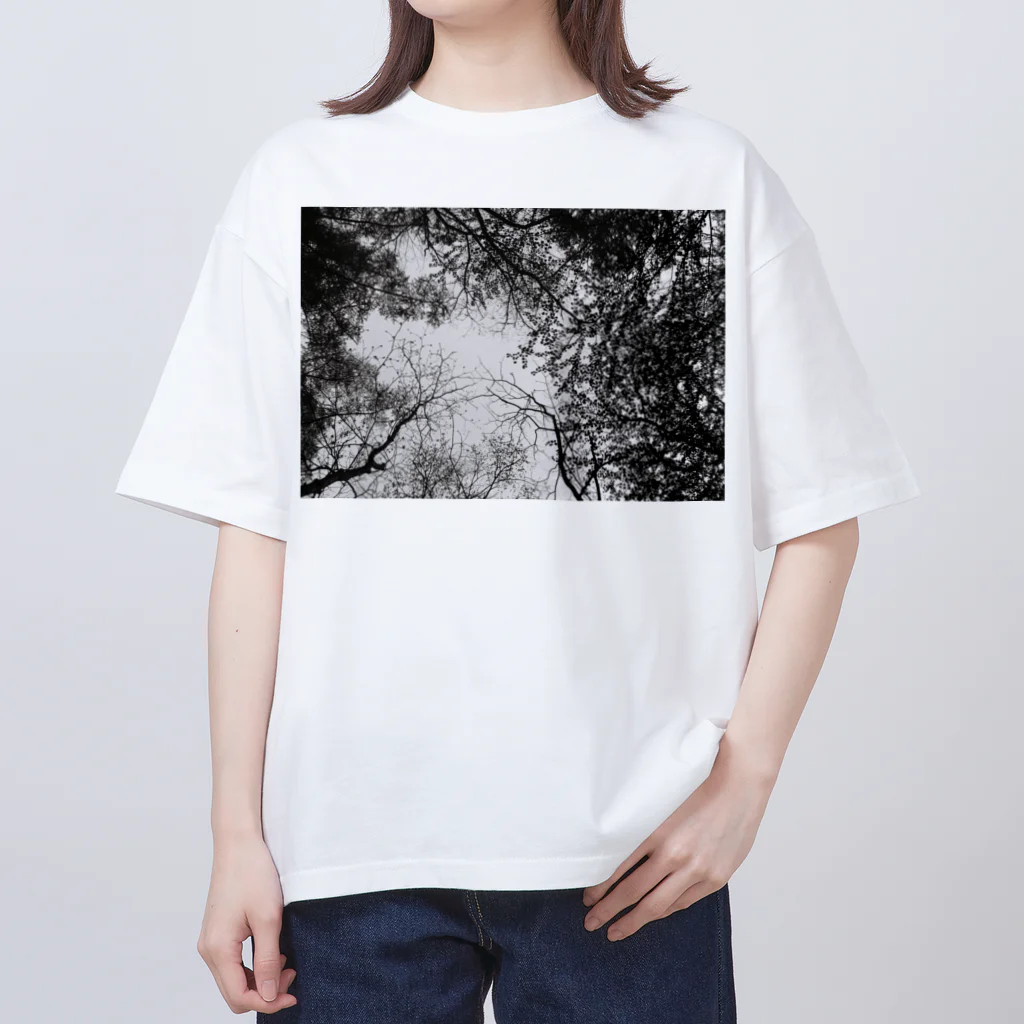 Tsumugu.のmono series tree Oversized T-Shirt