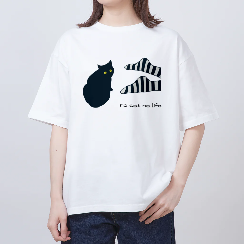 小鳥と映画館の黒猫と靴下 オーバーサイズTシャツ