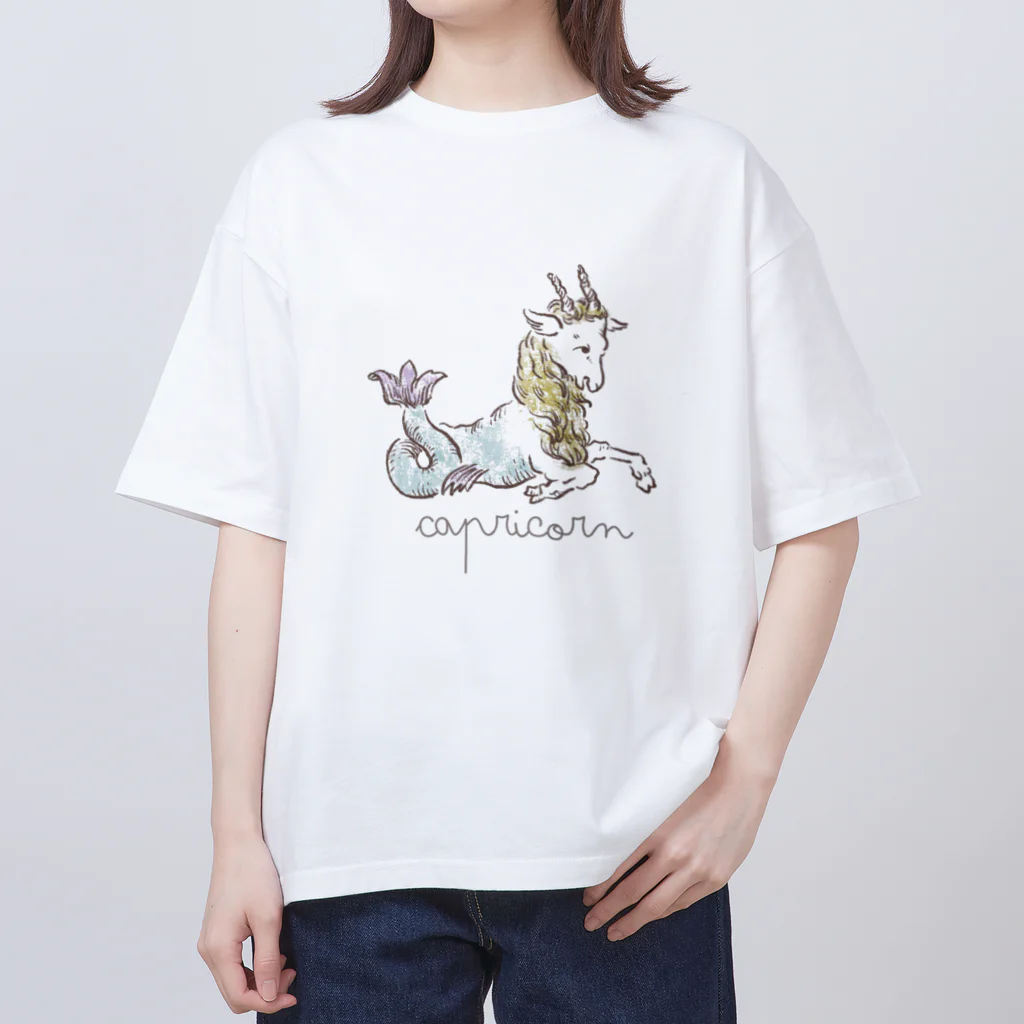 YUULI's Shopの12星座　カプリコーン Oversized T-Shirt