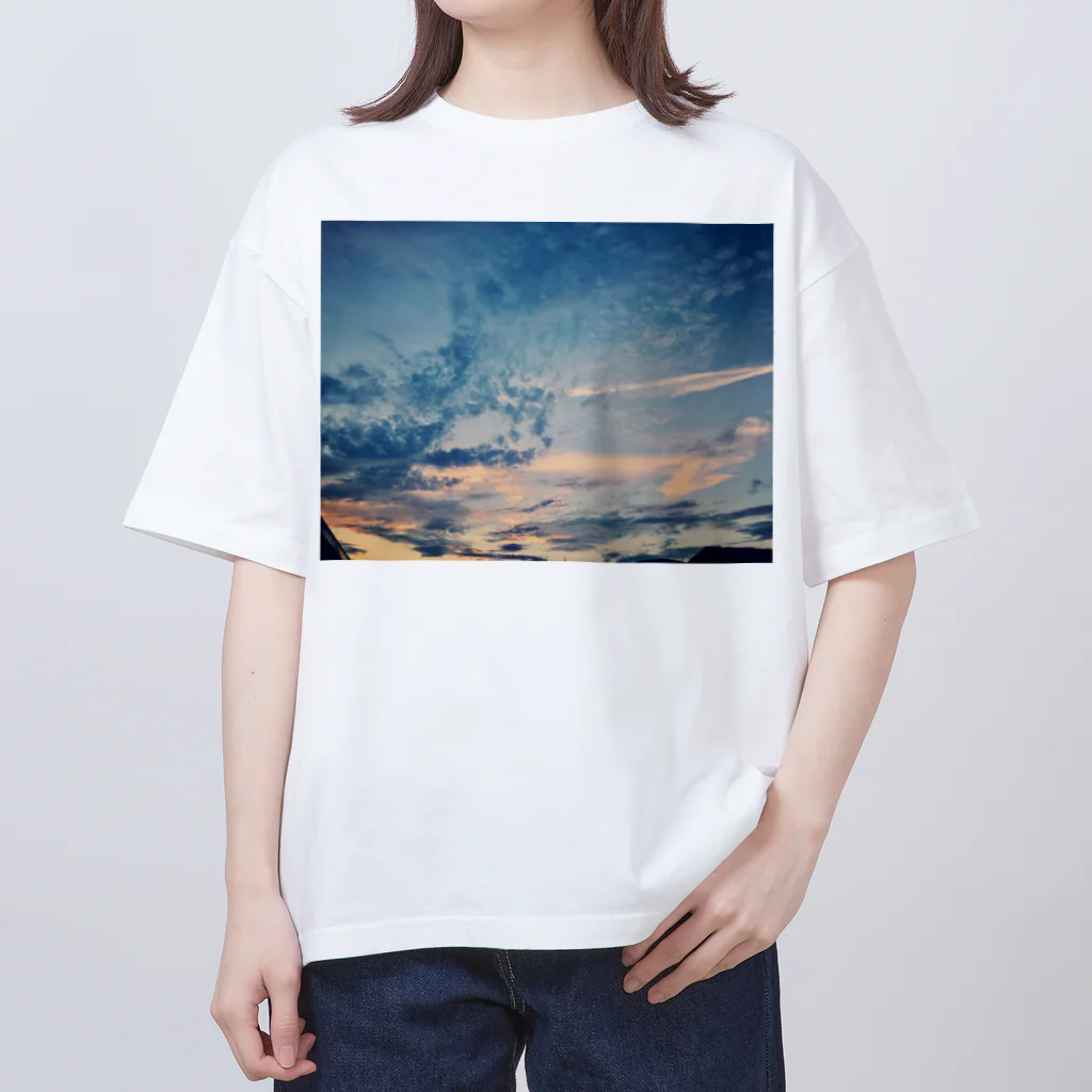 いさなの空-01 オーバーサイズTシャツ