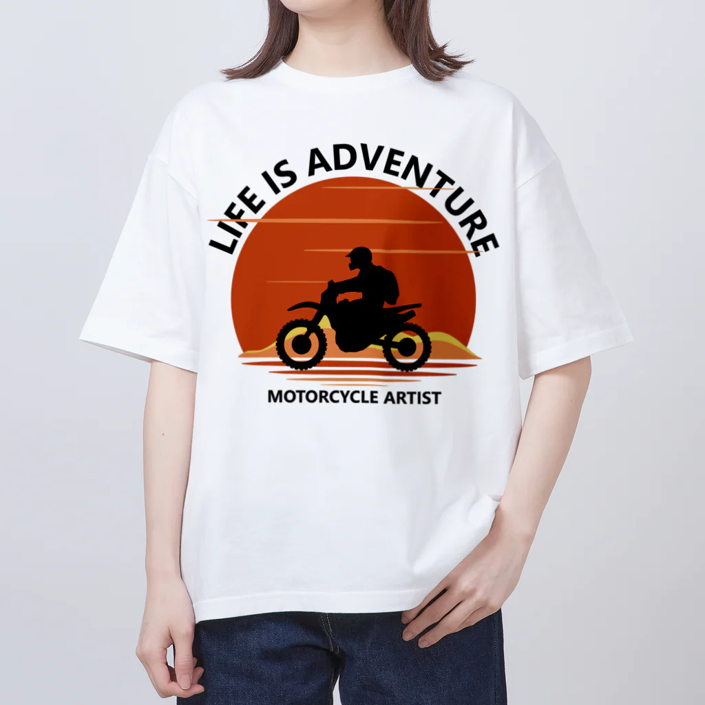 アージーのLife is Adventure Oversized T-Shirt