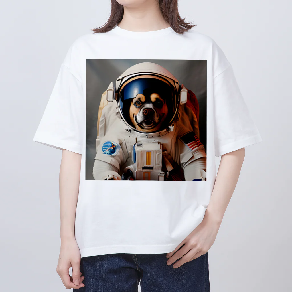 ✨そうのオリジナルグッズ✨の宇宙飛行士犬だワン！！ Oversized T-Shirt