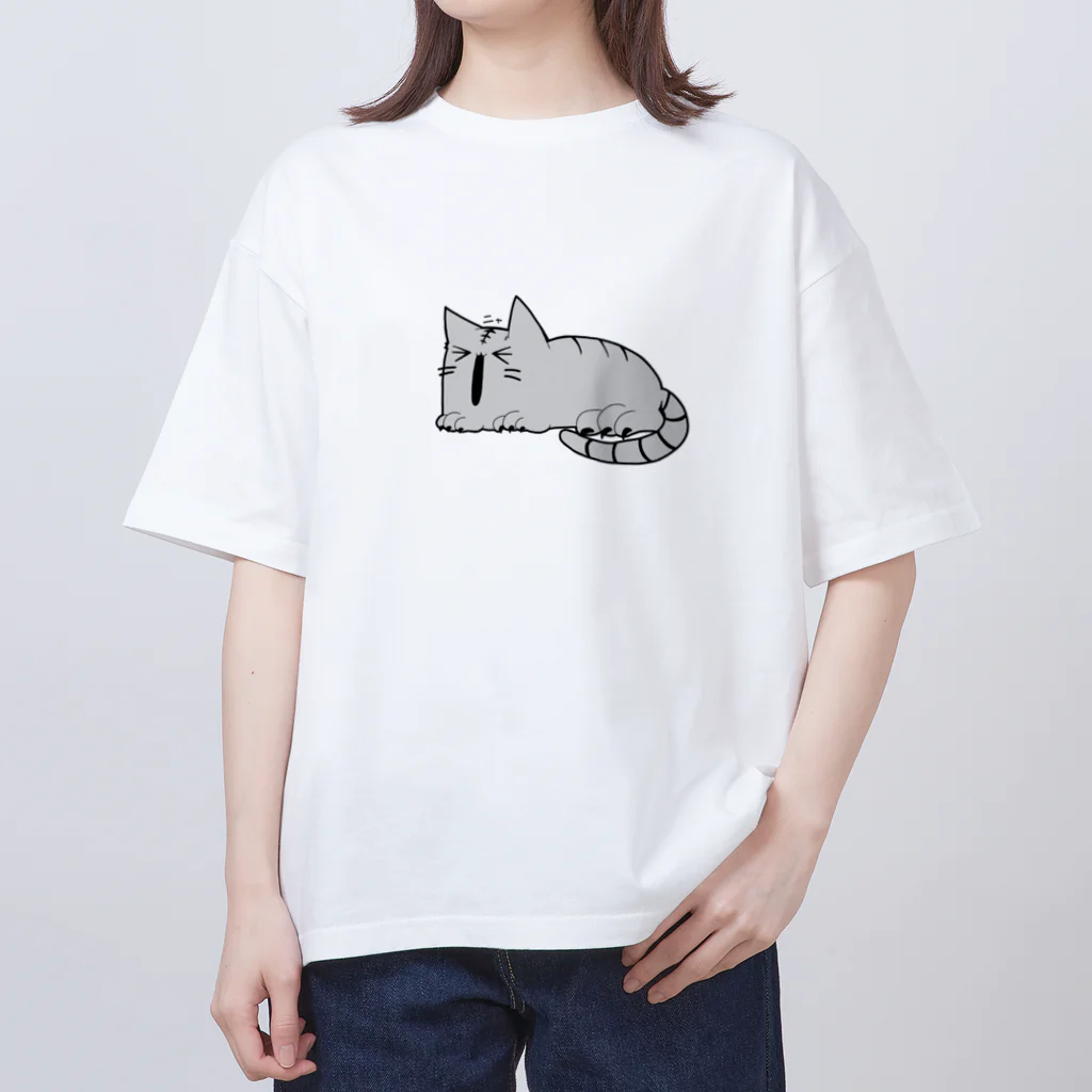 Chameleon?の伏せるネコ オーバーサイズTシャツ