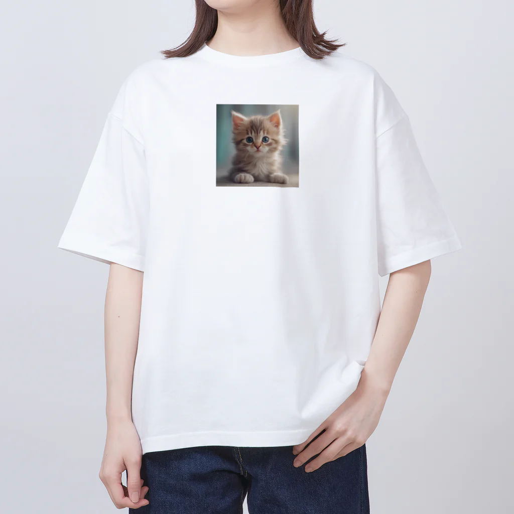 アルタイルの可愛い仔猫のイラストグッズ Oversized T-Shirt