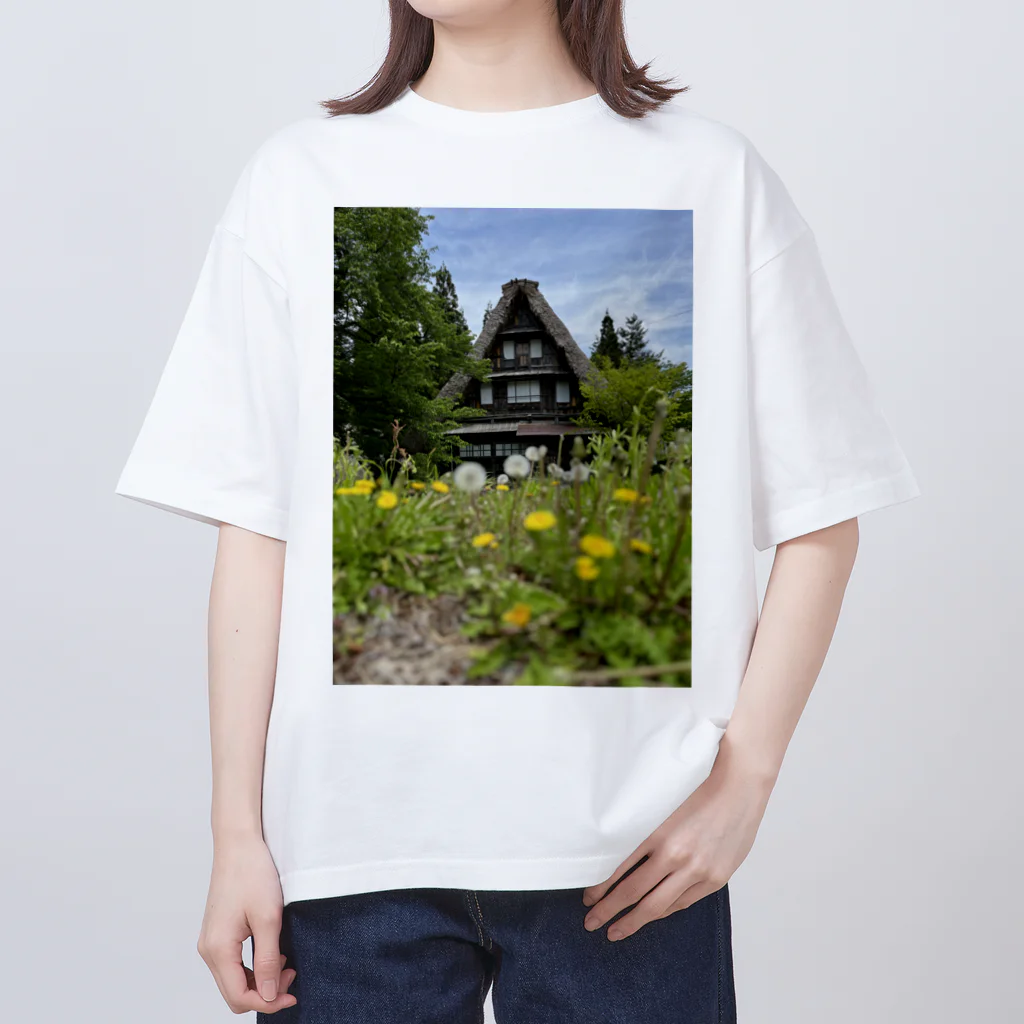 COSMIC Galleryの白川郷・五箇山の合掌造り集落 オーバーサイズTシャツ