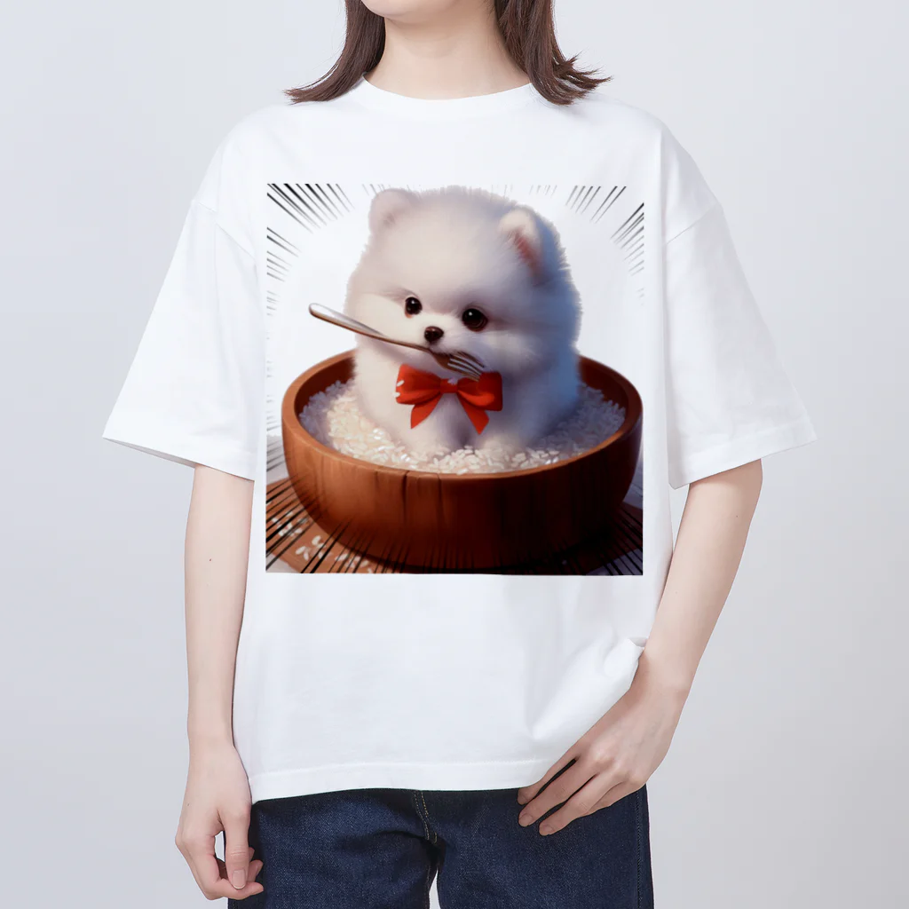 Pom-Dog'sのご飯に埋もれる白ポメ Oversized T-Shirt