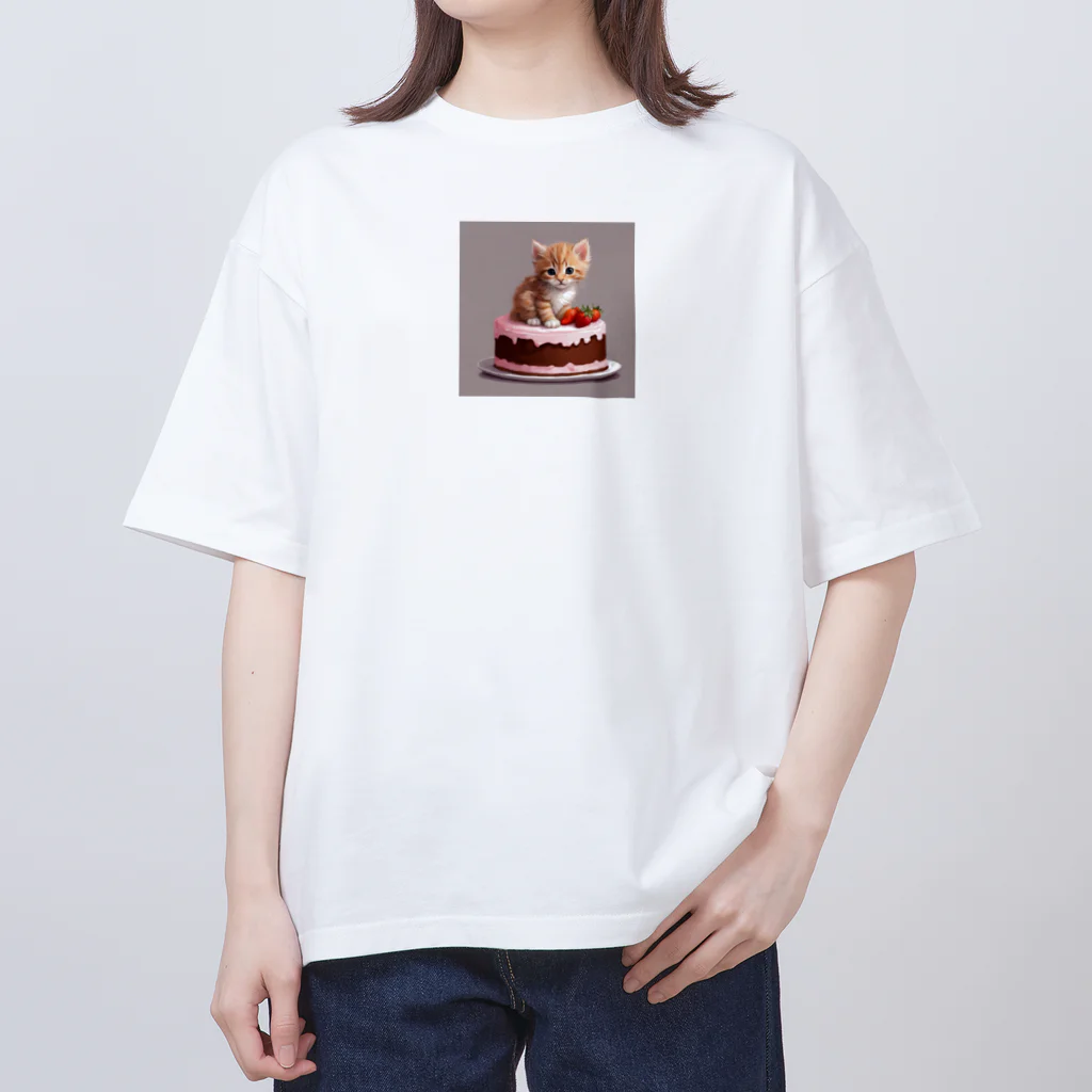 にゃんこぷにのケーキの上の仔猫ちゃん Oversized T-Shirt