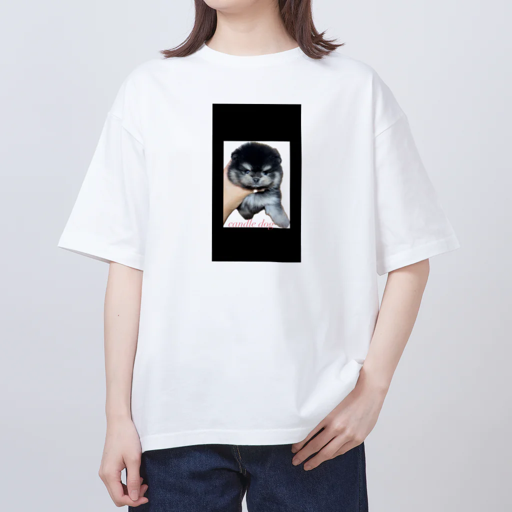 キャンドルドックの可愛いブラックタンのポメラニアン Oversized T-Shirt