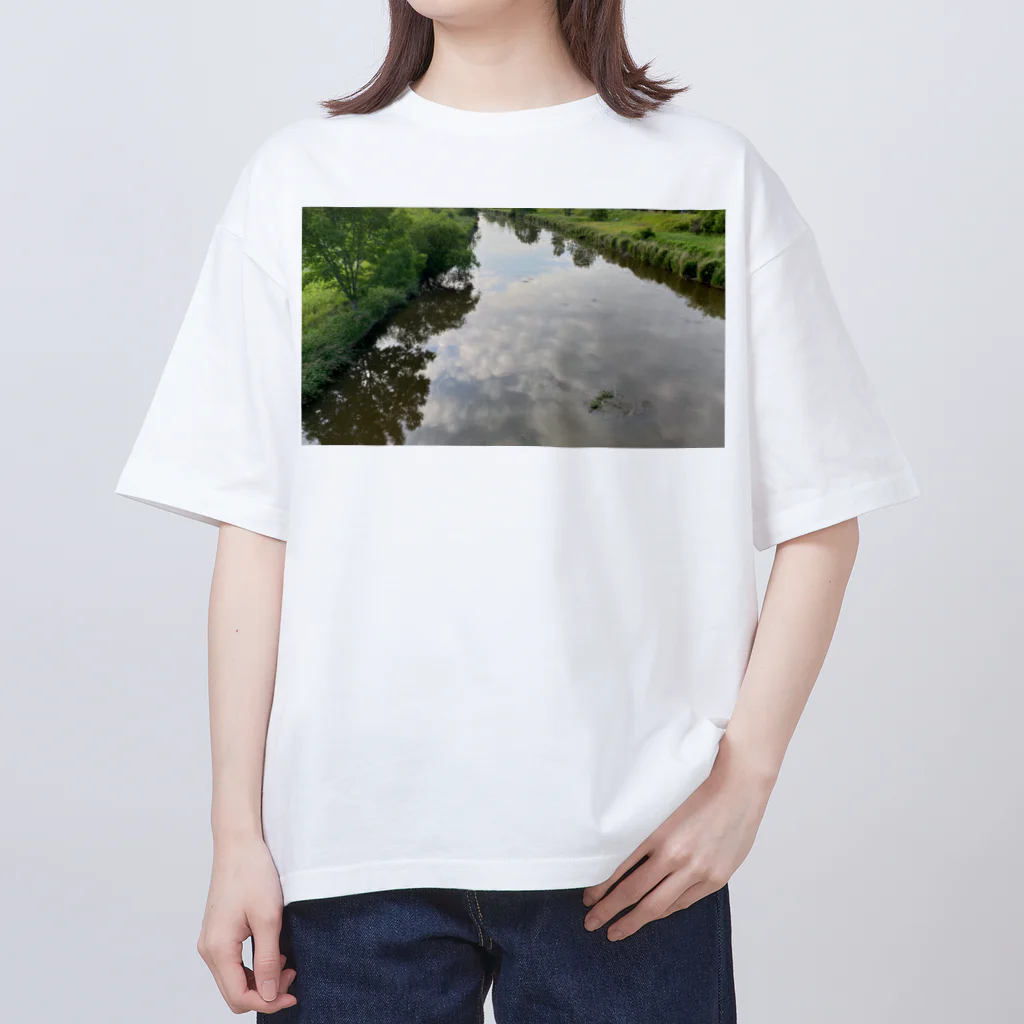 日常をのぞき見してみるの川面 夏の風景 Oversized T-Shirt