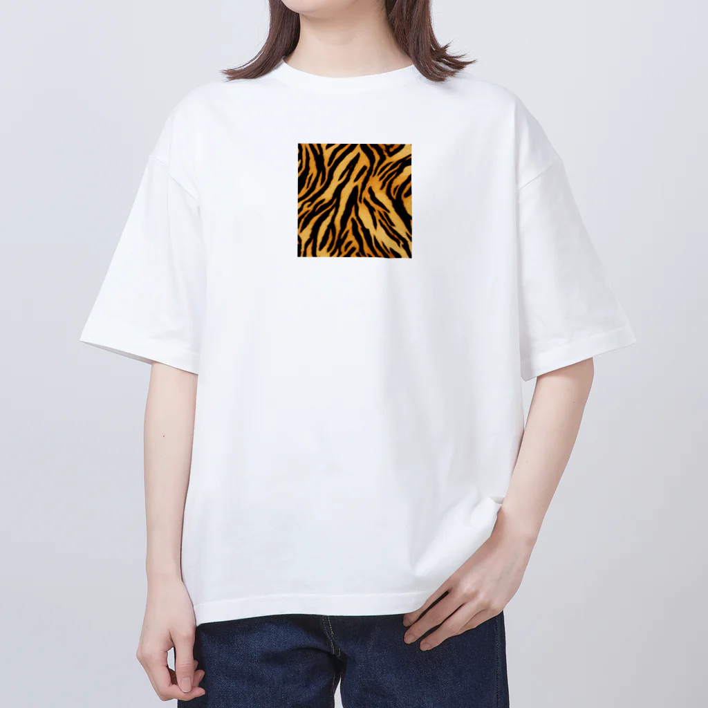 青林檎の勝利の虎柄！ Oversized T-Shirt