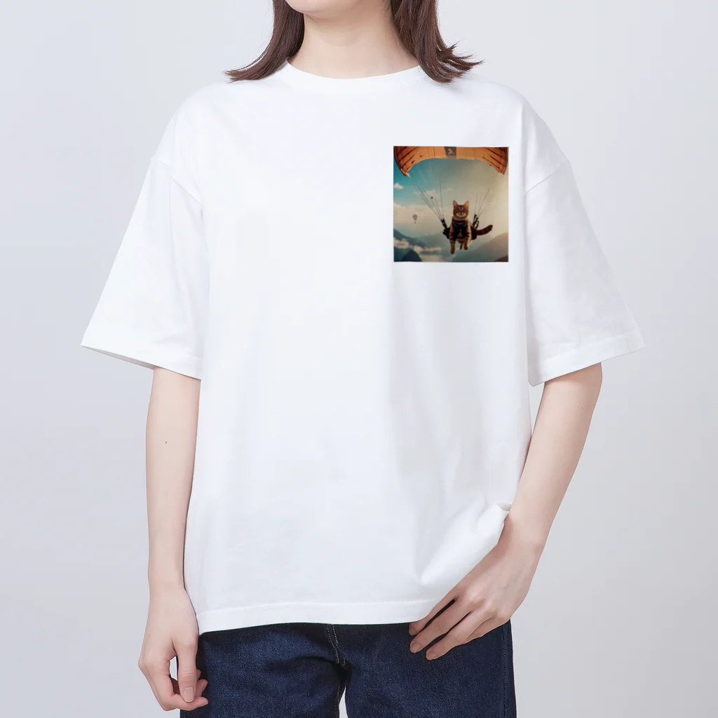 cat(゜))<<のパラシュートする猫 Oversized T-Shirt