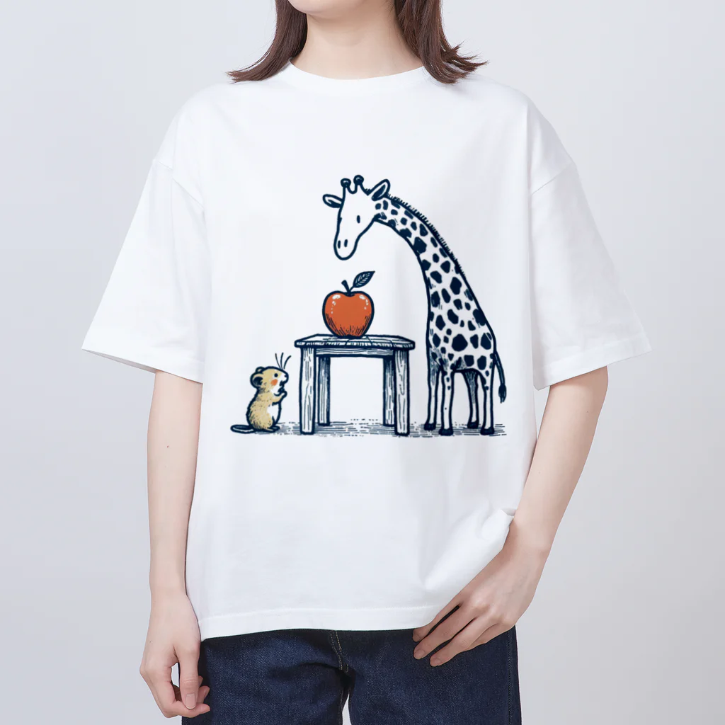 姫とすずり。のテーブルが高くて食べれないハムスターと背が高すぎるキリン Oversized T-Shirt