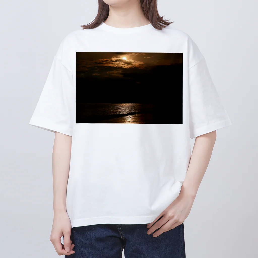 amendeのサンセット西湘 オーバーサイズTシャツ