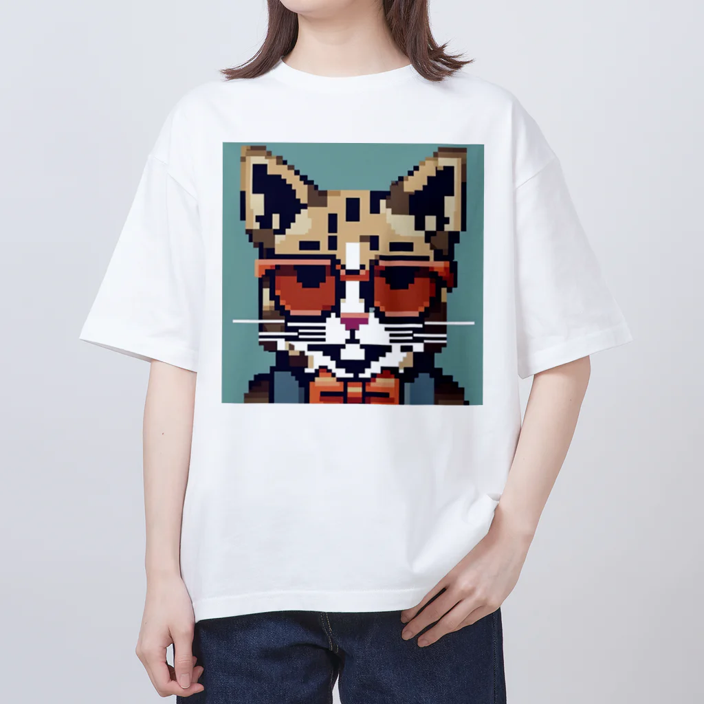 Walnut WhisperのSharp Cat オーバーサイズTシャツ