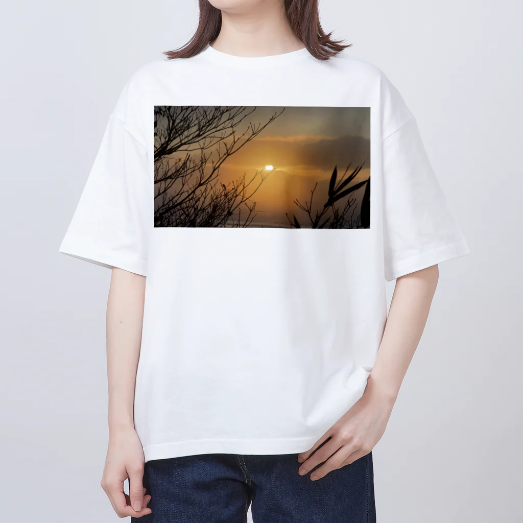 Hoai.art.jpの初日出2024 Oversized T-Shirt