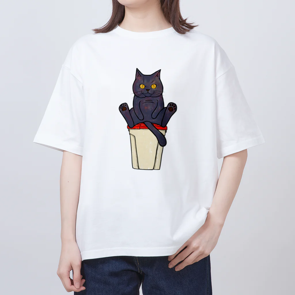 TAKE-TONのゴミ捨て場のカラス対策 Oversized T-Shirt