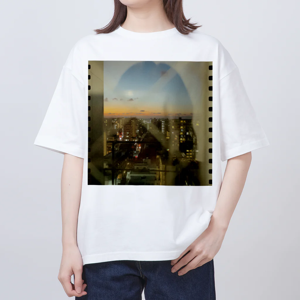エリナの夕焼けパーマ オーバーサイズTシャツ