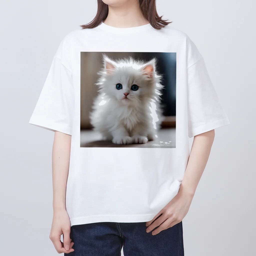 SkyBlueのキュートな子猫 オーバーサイズTシャツ